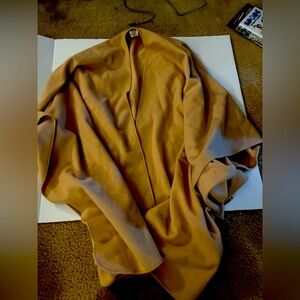 Harve’ Bernard Holtzman Cape Shawl jacket Camel NYC Made In Ukraine Wool Blend